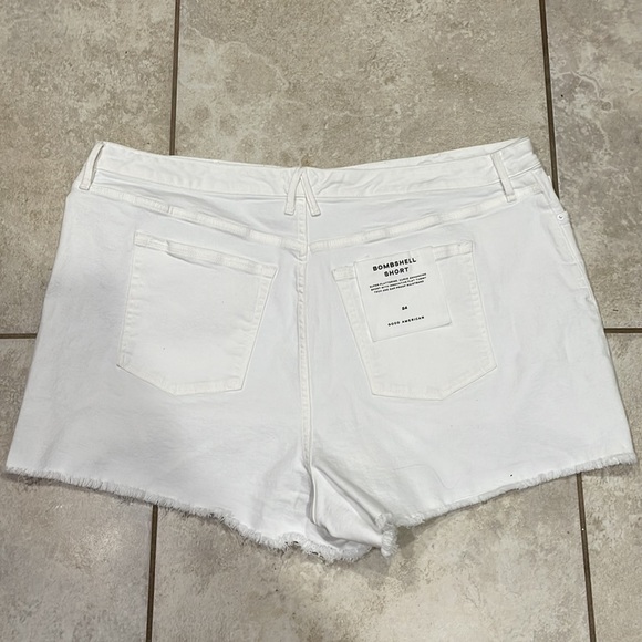 NWT! Good American Bombshell Denim Shorts plus 24 - Picture 7 of 8